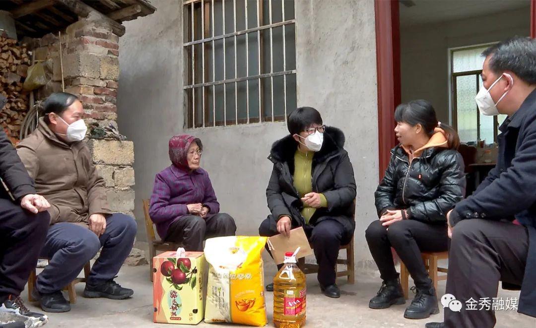 市人大常委会副主任莫莲到金秀开展走访慰问活动