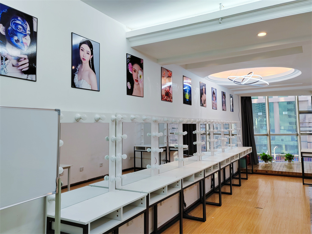 广州哪里可以学化妆?推荐三家专业的化妆学校!