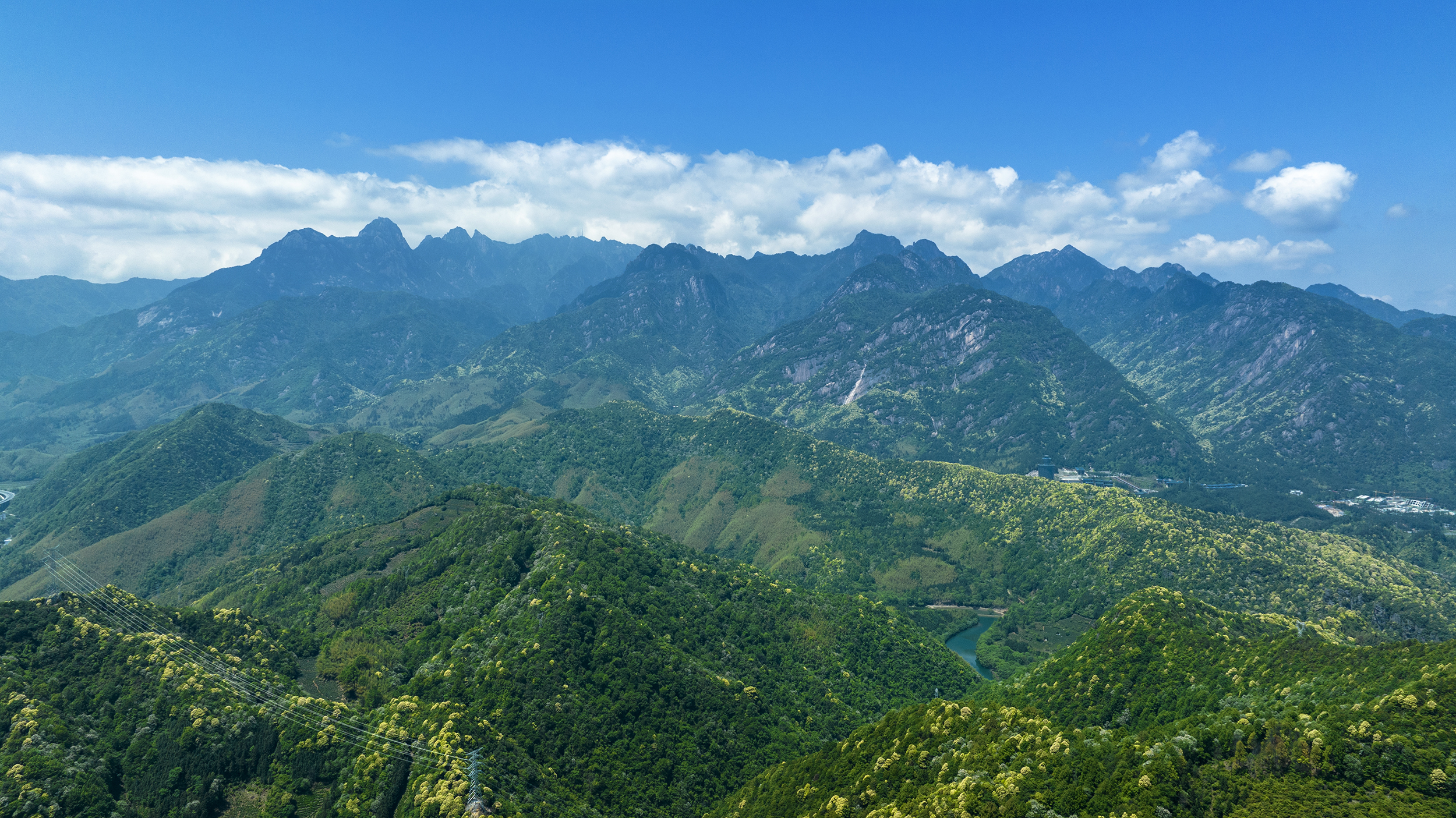 安徽黄山九龙峰:山脚下的生态"金饭碗"