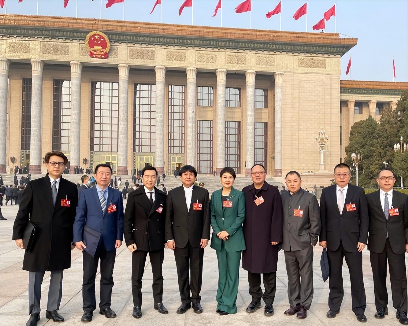 明星参加政协会议,甄子丹和靳东纷纷亮相,老干部范十足!