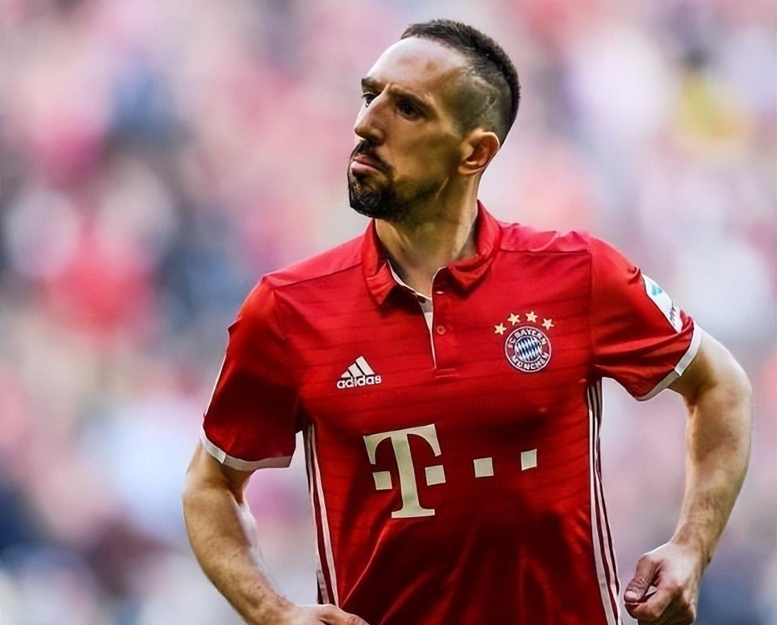 17岁天才横空出世!拜仁小快灵边锋狂造3球,未来里贝里再临