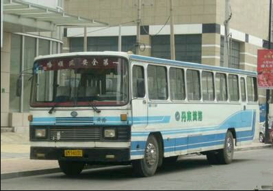 丹东黄海客车老款图片