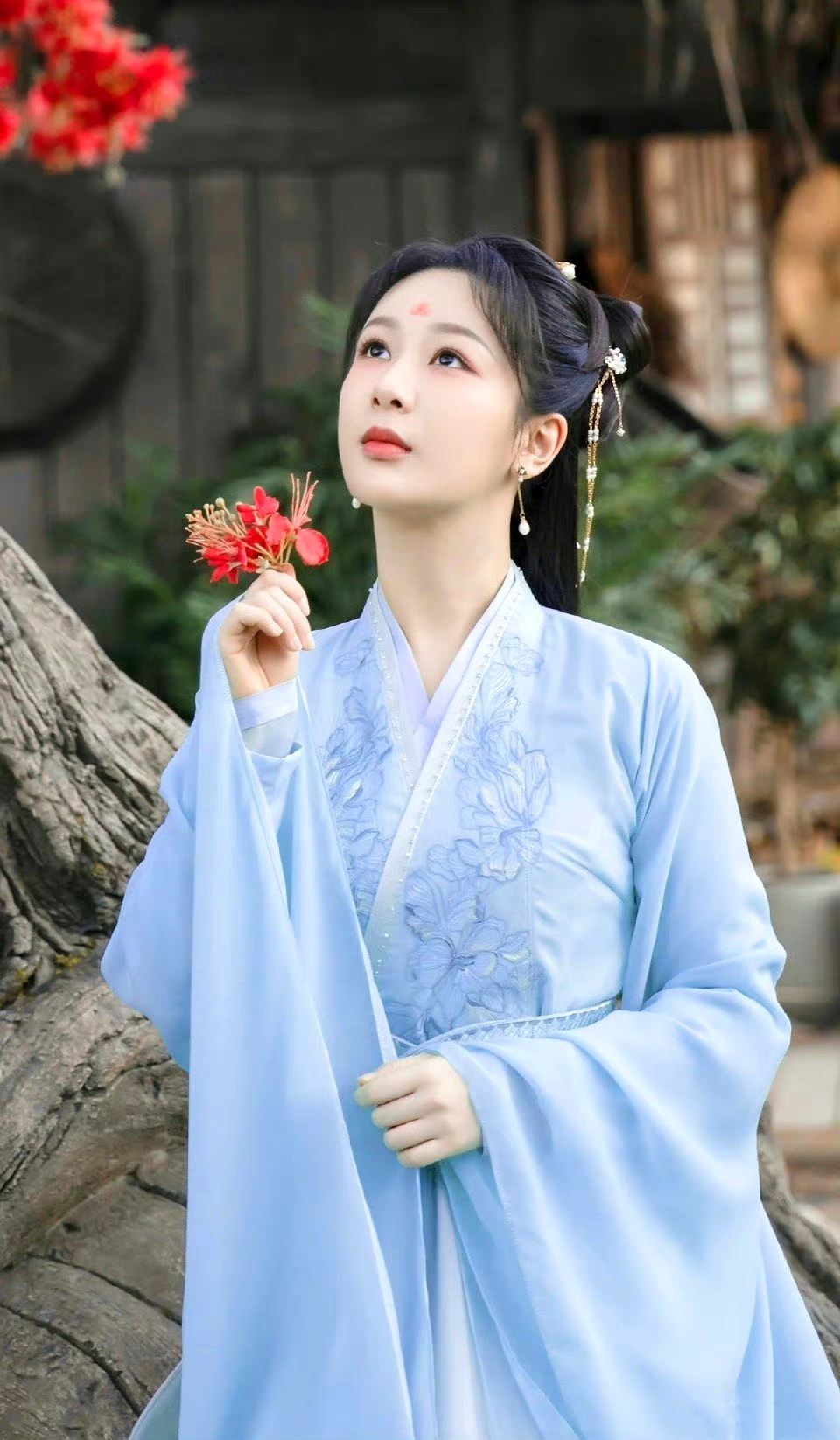 杨紫不愧是女汉子!《长相思》玟小六是帅气小哥,小夭是漂亮姑娘