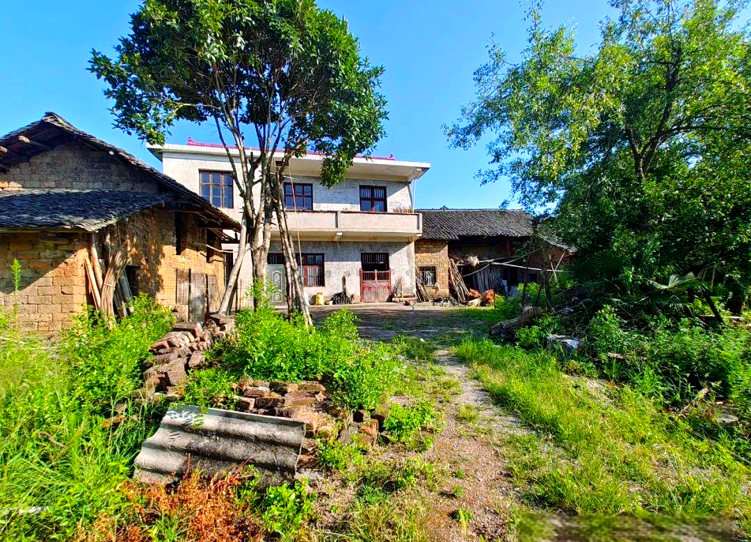 湘里仁嘉的乡村房屋:一种时光交织的视觉体验