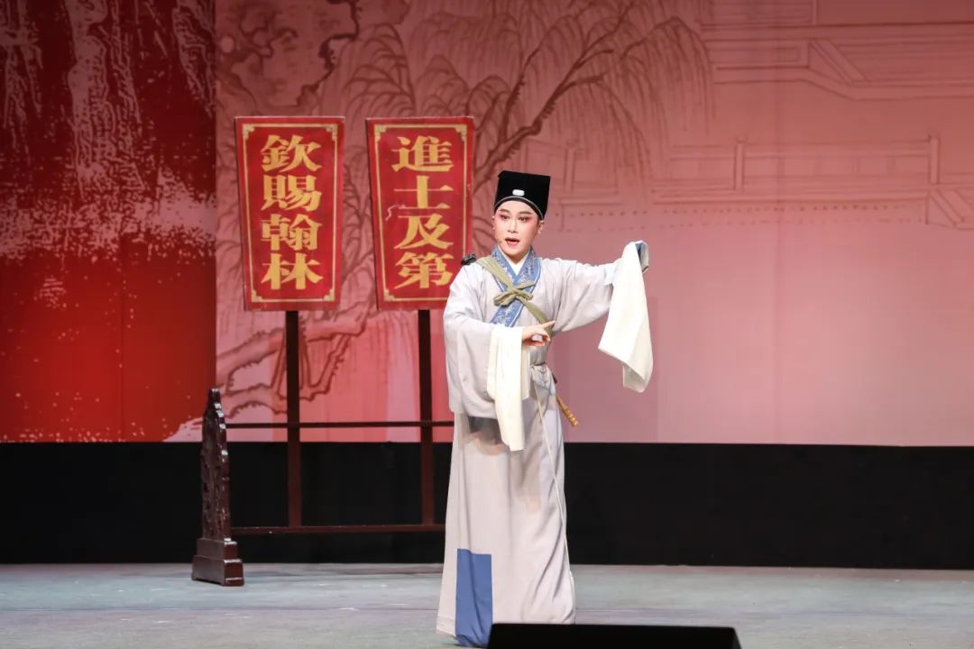 锡剧"彬彬腔"第二代嫡传小王彬彬,第三代嫡传王子瑜,锡剧"梅派"第三代