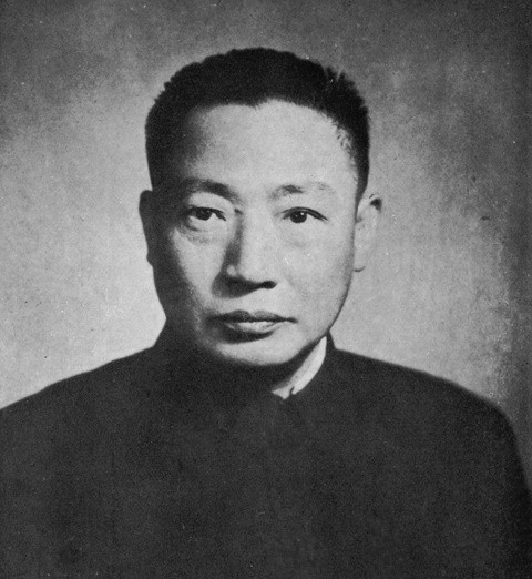 谁在为《潜伏》两袖金凤的天津站站长吴敬中站台?