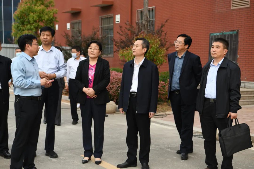 摆向阳到商丘师范学院附属中学和市一高新校区现场办公