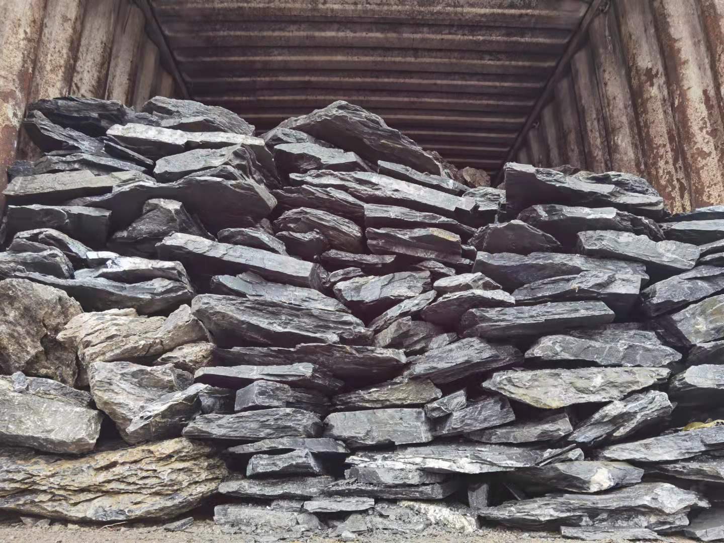 黑片石铺路怎么计算?片石铺路价格