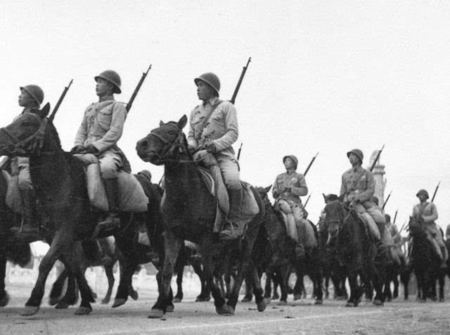 抗美援朝战争中,鲜为人知的"300骑兵踏敌营",是谁发动的?