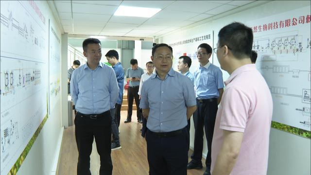 瓦标龙带队到龙里开展服务工业企业工作