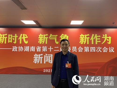 「代表委员说」汤国华:促进新能源电动车公共配套设施建设