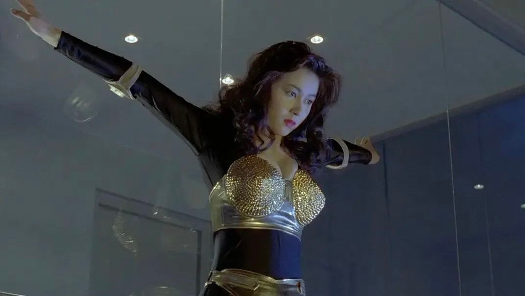 艳星叶子楣科幻尺度片《女机械人》:情仇纠葛下的科技复仇之路