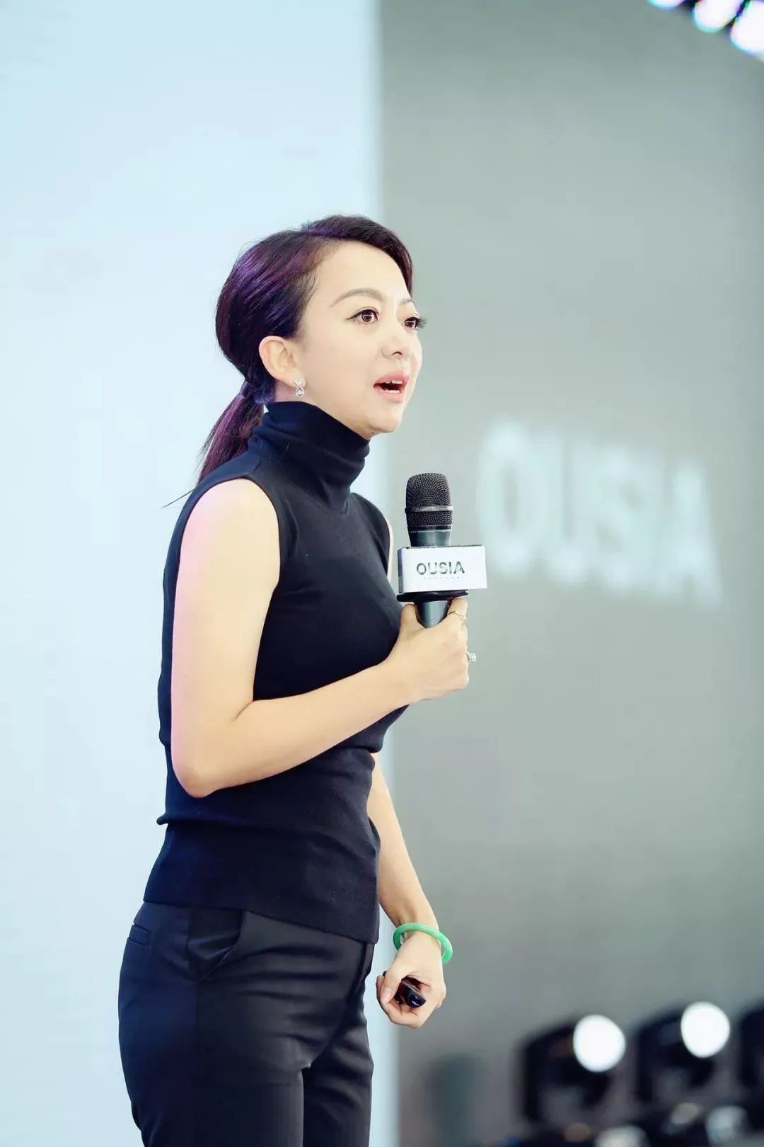 靠卖蚊香年入13亿,打破父辈誓言,80后女掌门带领家族企业赴港上市