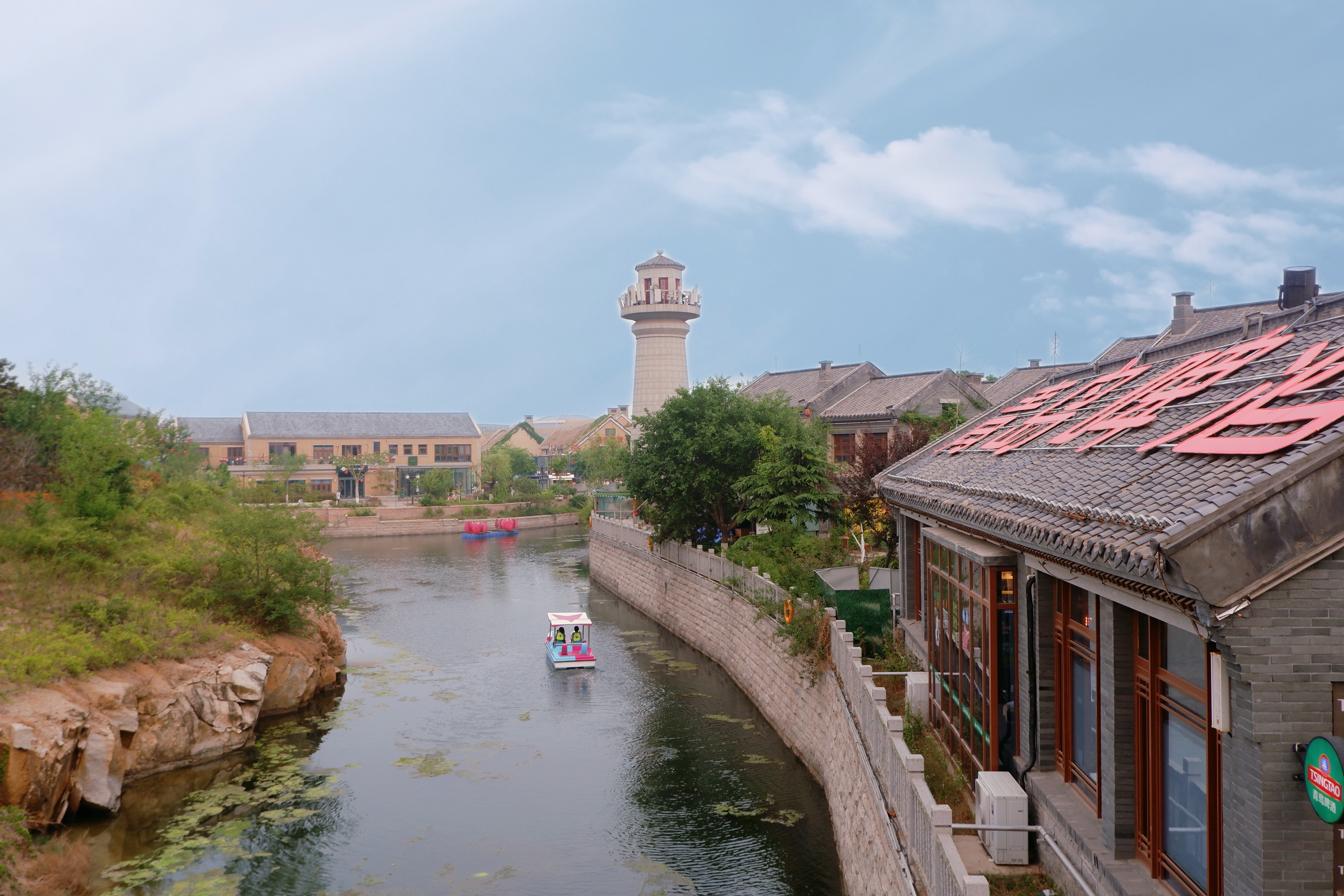 这里是山东离海最近的旅游小镇,斥巨资拆渔村建小镇,带渔民致富