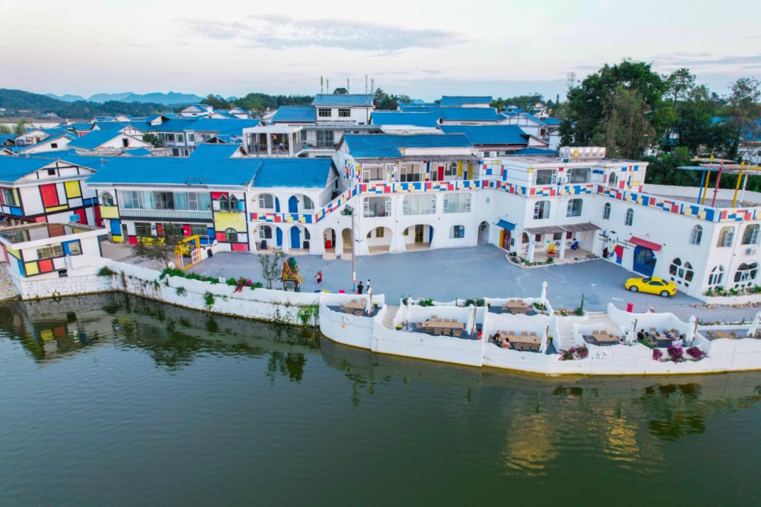 拍照,在贵州也是难得一见的小清新打卡地,就像宫崎骏漫画世界里的童话