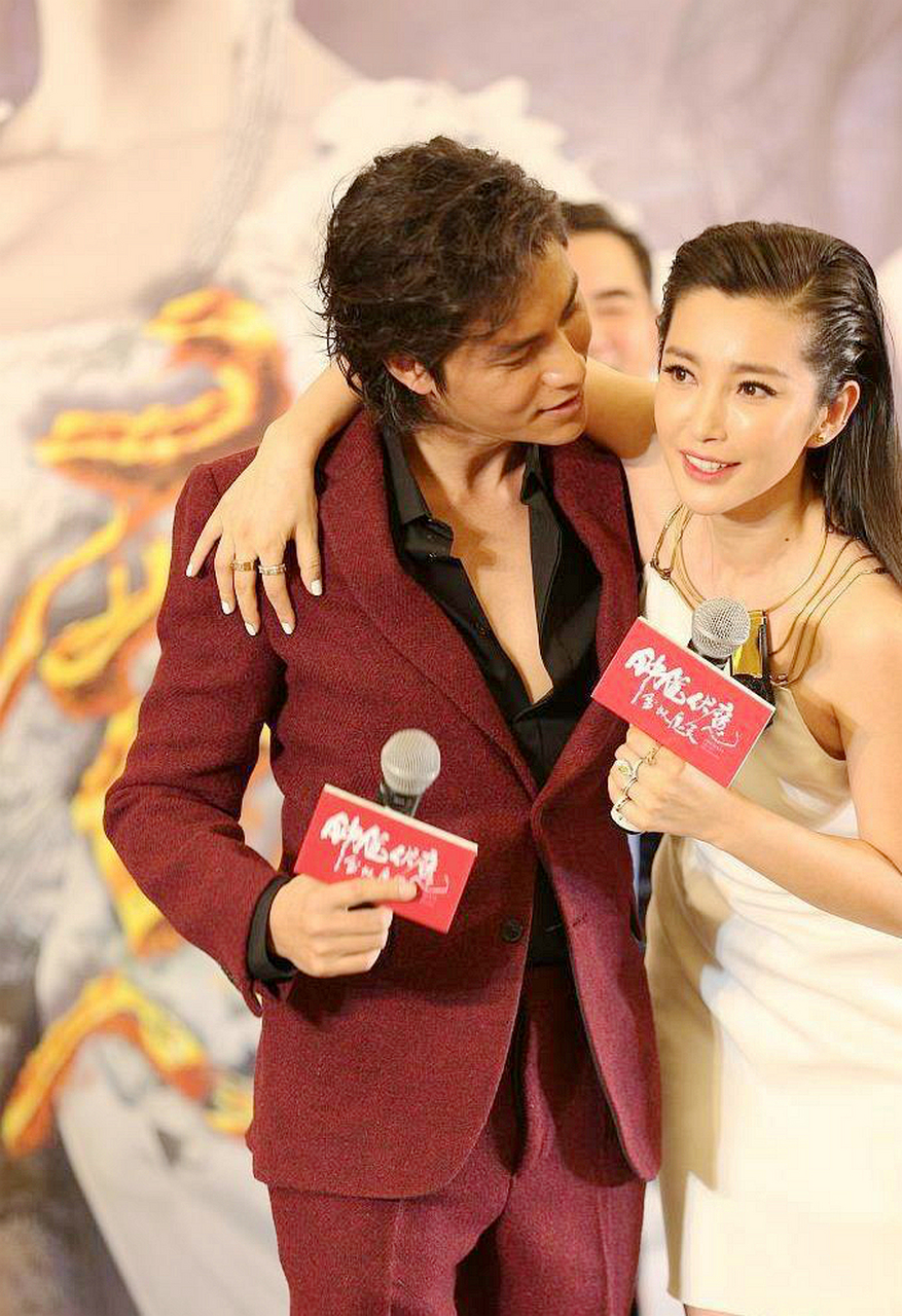 1995年,李冰冰对任泉说:"我拿到了26万元的代言费,但我担心自己的安全