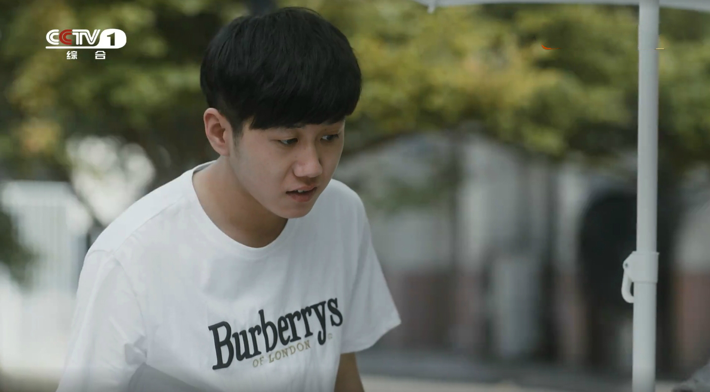 《装台》五集过后,二代和刁菊花没拖后腿,他俩是少年派关系户