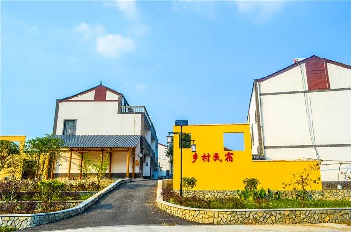 美丽乡村入画来木兰山铁石墩村