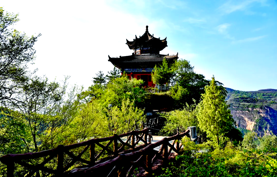 雨后崆峒山,春色美景尽收眼底