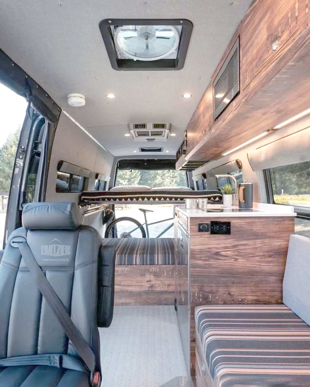 探索精彩纷呈的房车改装方案