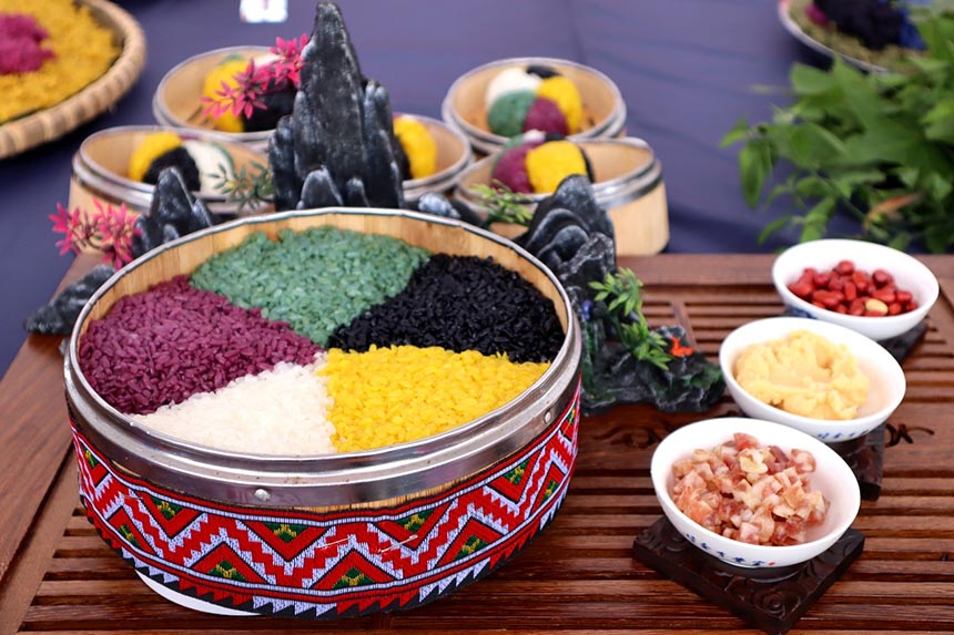 大化举办"五色糯米饭"厨艺大比拼活动