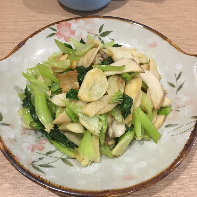 杏鲍菇炒白菜,家常小炒,简单又不失美味