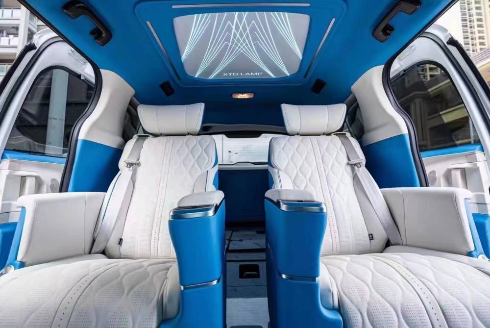 新款丰田塞纳(赛那)商务车内饰改装升级航空座椅镜面地板案例展示