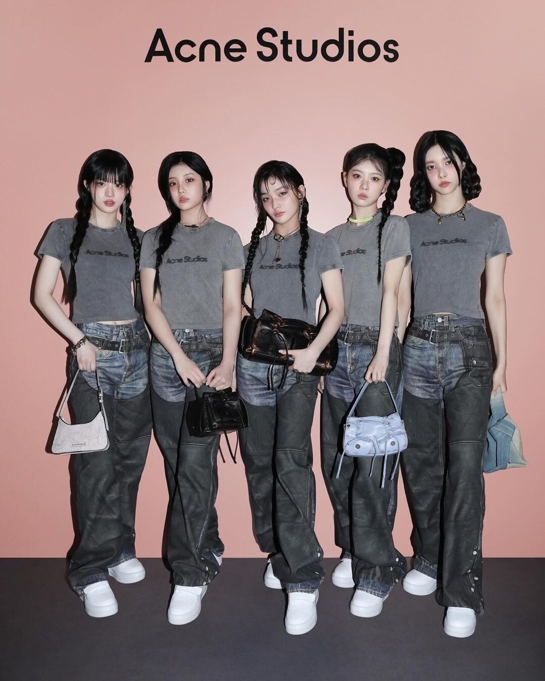 韩网热议「四大公司新生代女团现况&争议」:nmixx假校庆事故被骂翻,ae