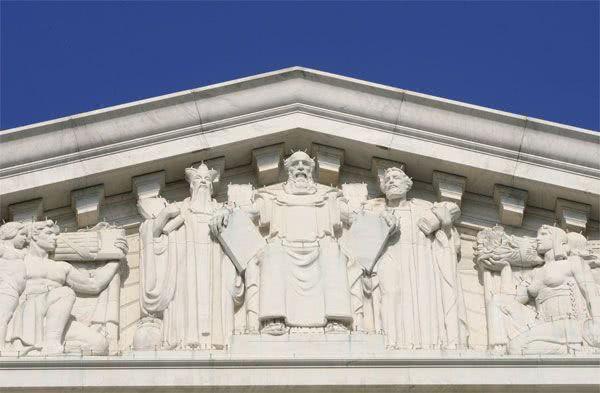 美国最高法院孔子雕像图片