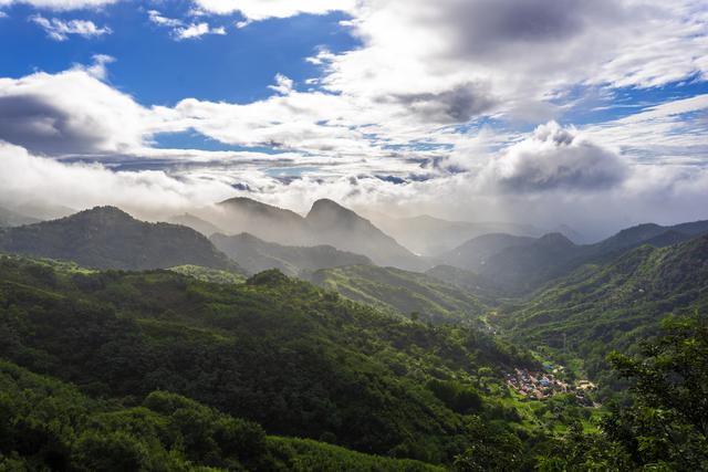 濟南這座山即將迎來顏值巔峰,無需濾鏡的原生態風景,彷彿置身畫裡!