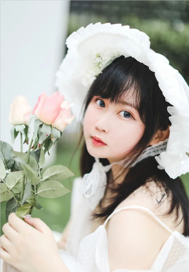 是依酱呀coser图包视频最新合集