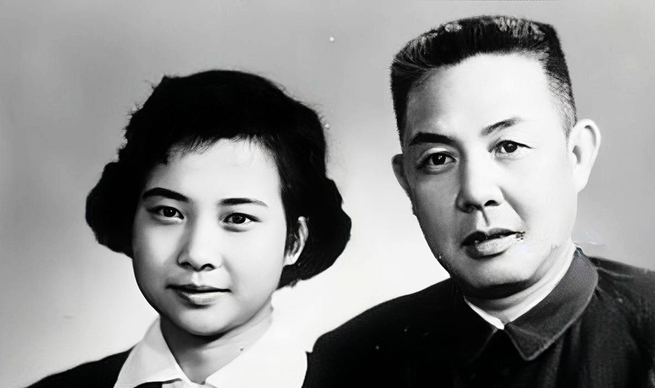 1960年,48岁,育有6个孩子的苏振华将军与25岁的陆迪伦结婚.