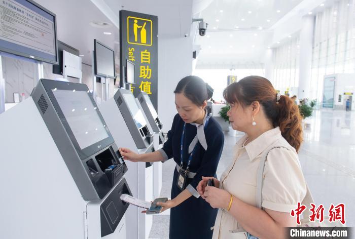 重庆万州机场t2航站楼开启试运行