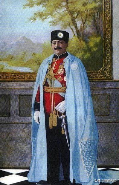 阿曼努拉国王礼服像