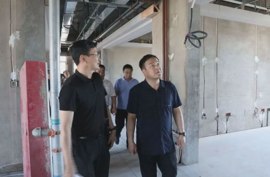 王俊杰调研乌拉特前旗融媒体中心新大楼建设情况