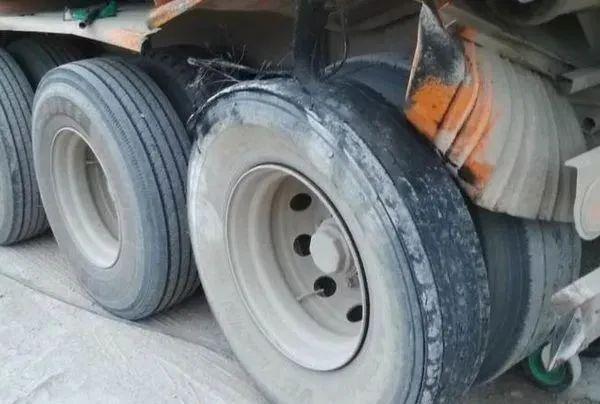 4.2米货车转向轮胎 4米2货车轮胎怎么倒换