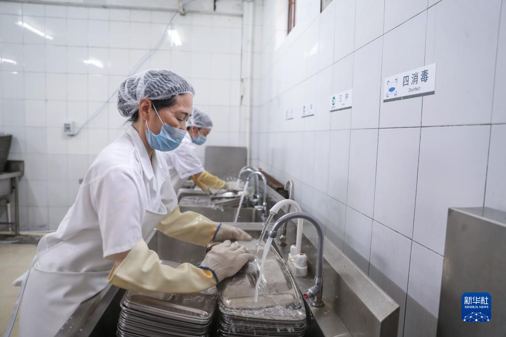 沈阳多措并举保障师生"舌尖上的安全"