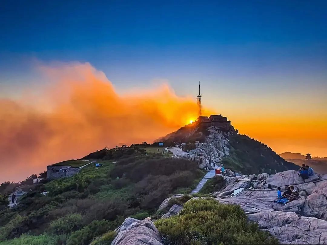 下雪了,泰山惊现雾凇奇观!快来这里看半城春色半山雪!