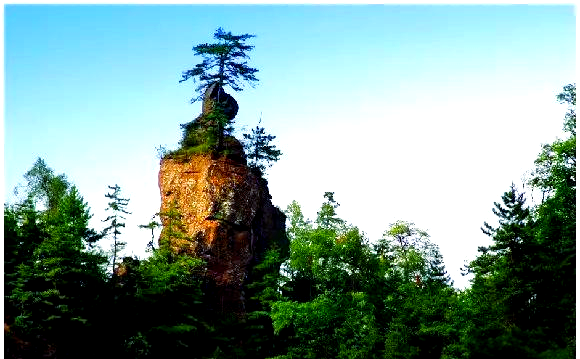 莲花台美景:甘肃不容错过的自然胜地