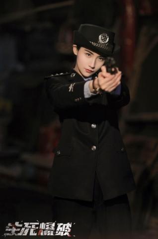 《生死爆破》正热映 最美警花蓝心妍演技颜值双在线