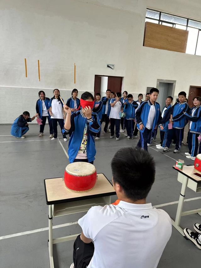 润泽心灵 沐光成长—南充五中青龙山校区举办心理健康趣味游园活动