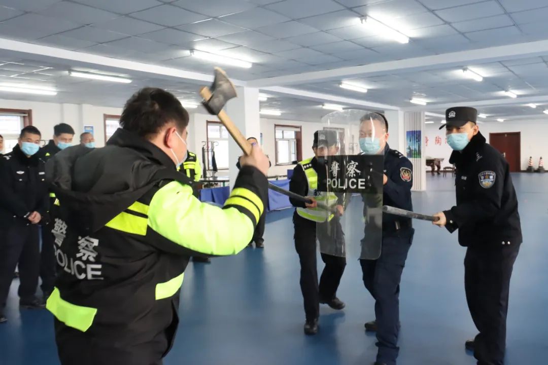 宾县交警队人员照片图片