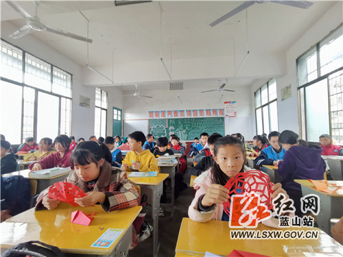 蓝山一中:"双减"政策下打造魅力"非遗"课堂