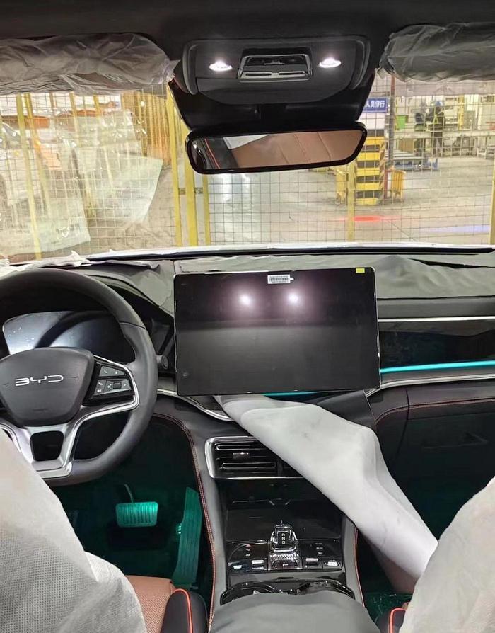 新款比亚迪宋plus实车曝光!海洋网设计,或改名护卫舰05