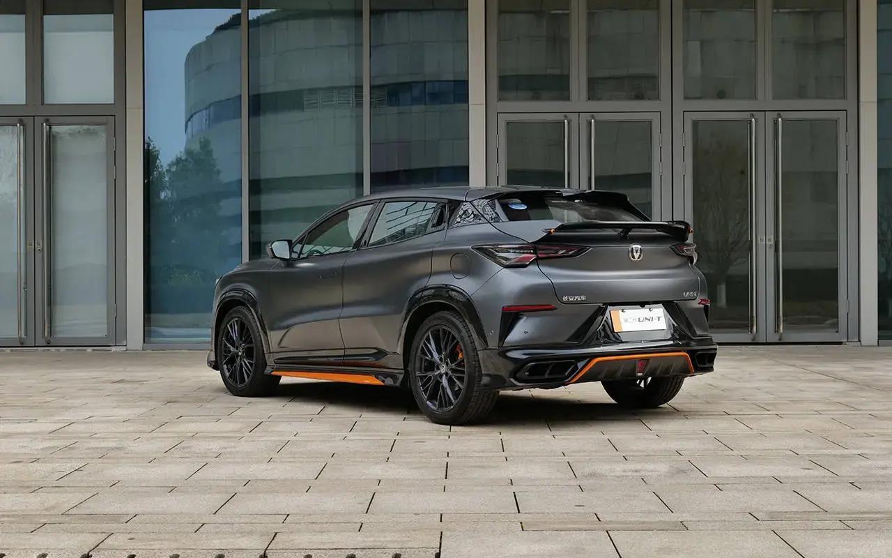 第二代长安uni-t:虽然没有了2.0t 但可以在车内玩游戏