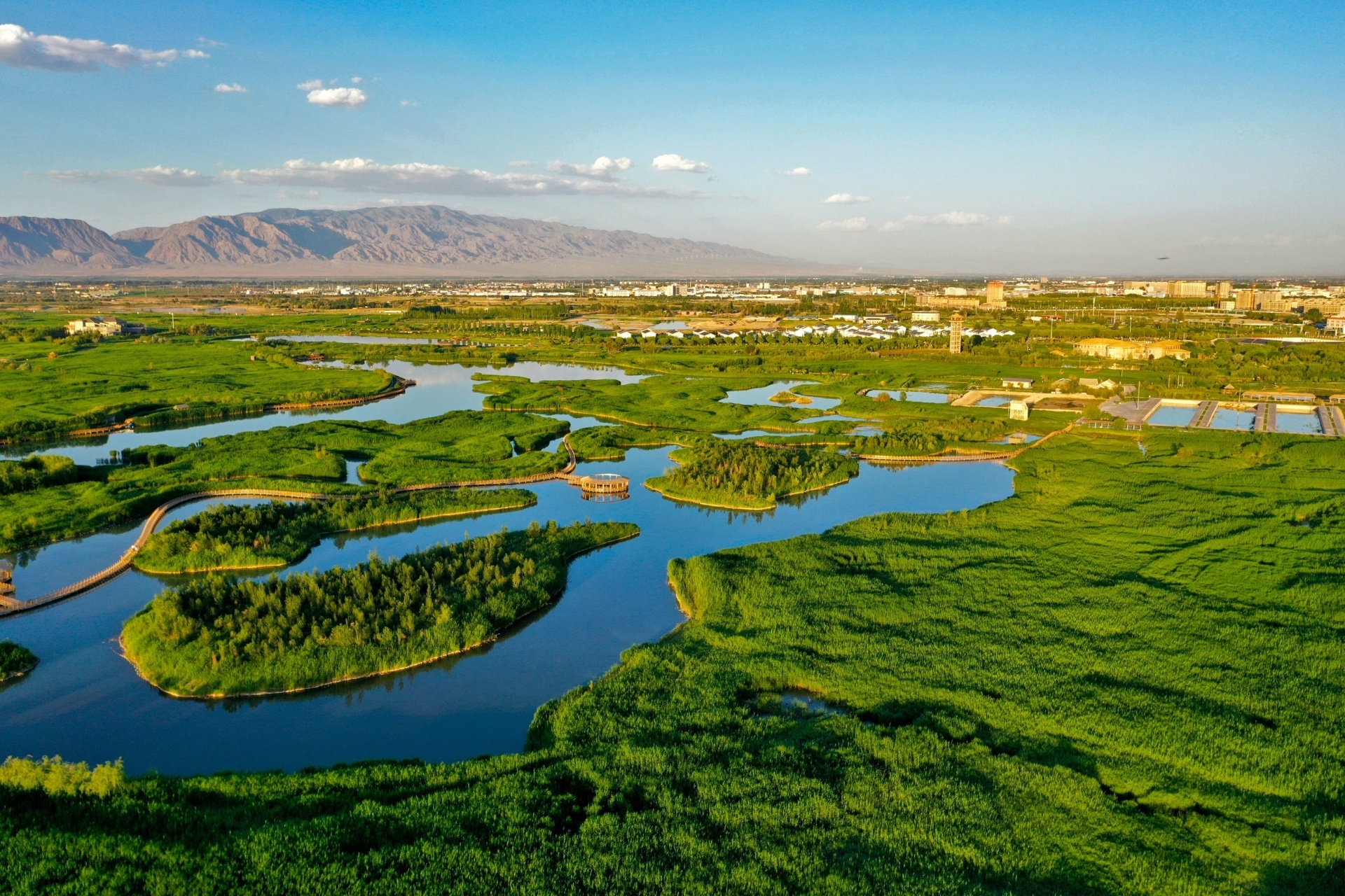 环保要闻丨不越红线守青山 保护生态得金山——甘肃祁连山绿色发展