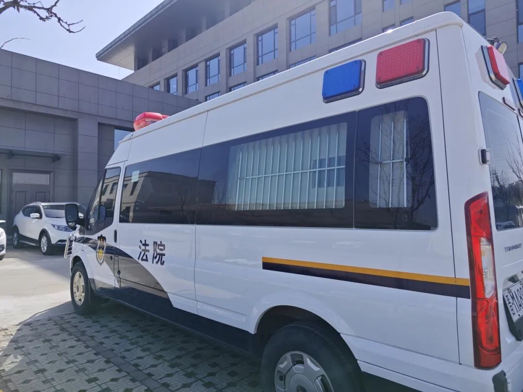 执行春日纪 执行警车的"朋友圈"