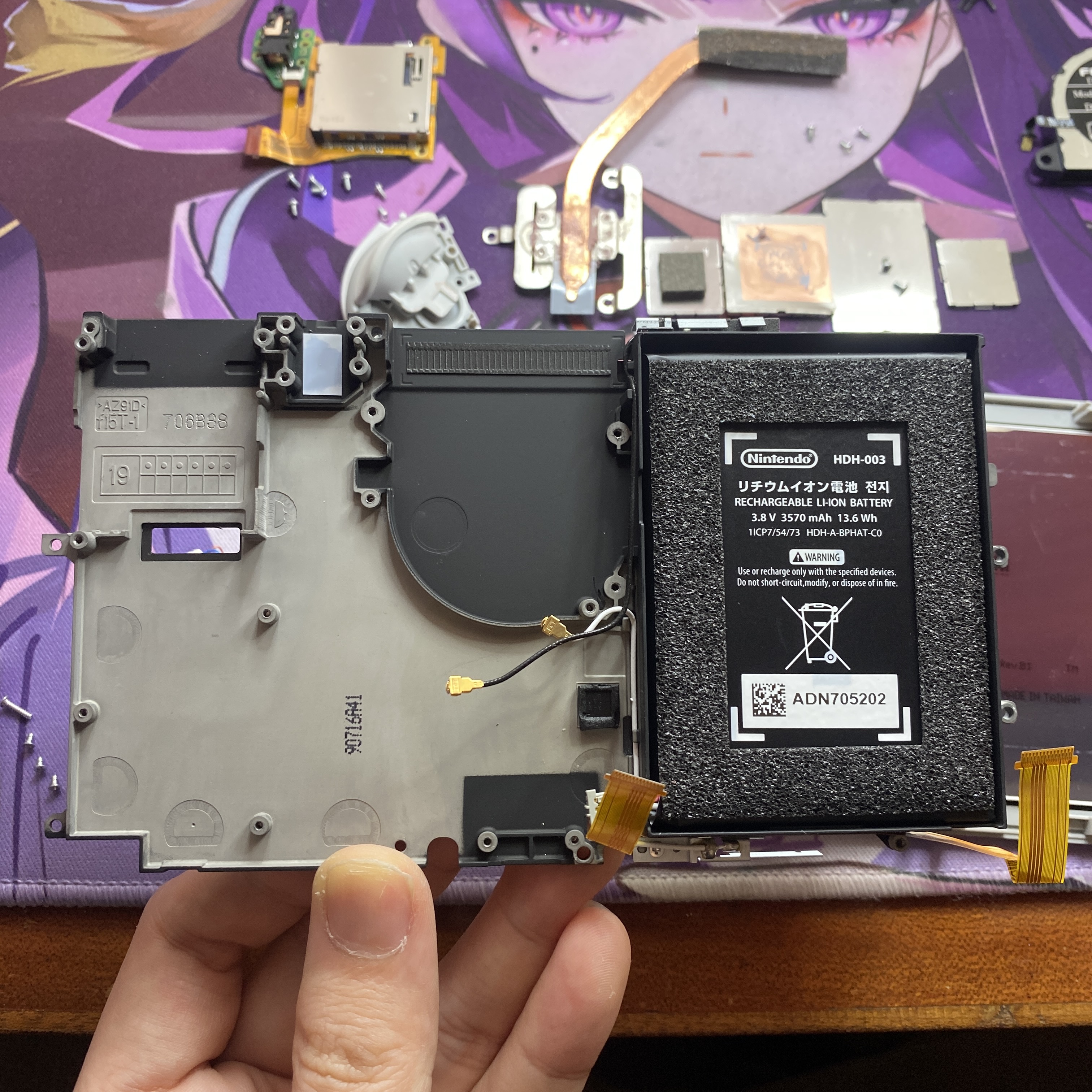 switchlite原装主板和零件拆解图