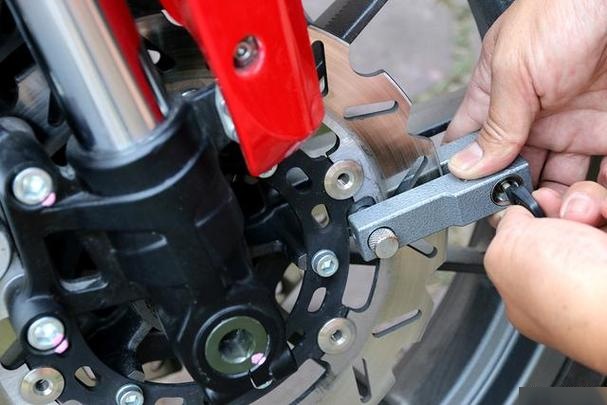 电动车油刹不回弹了怎么办?电动车油刹不灵如何修理