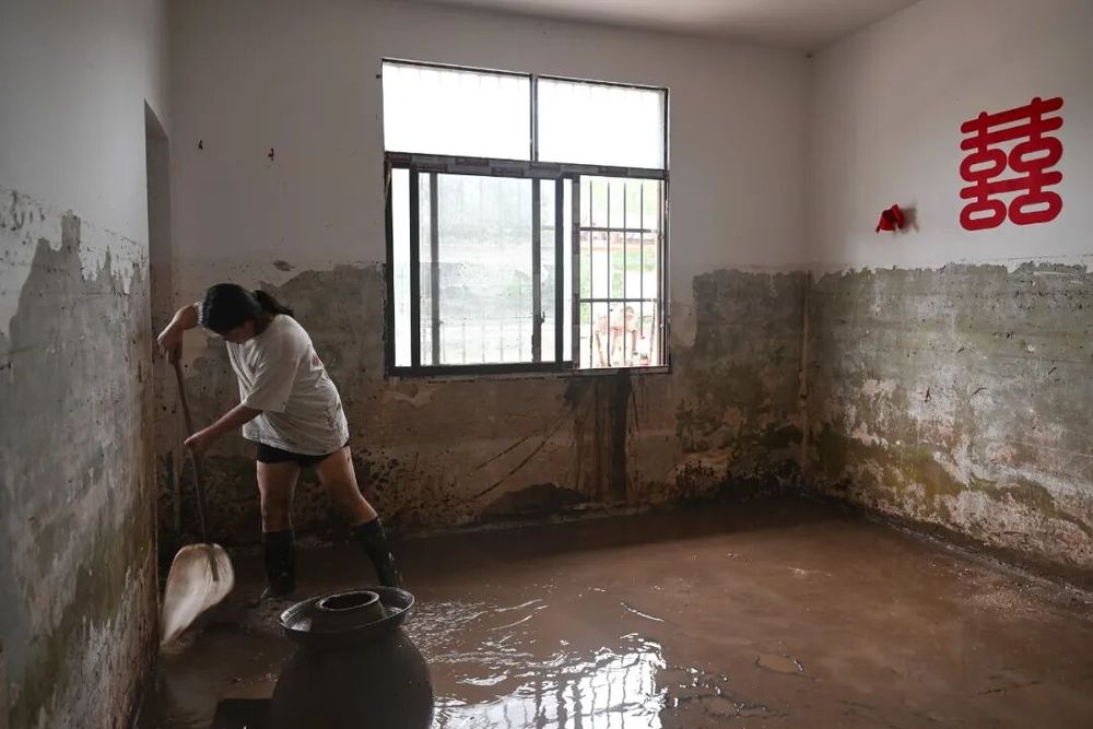 央视网评｜预警早发了，还是有人没撤出来，问题出在哪儿？ - 图2